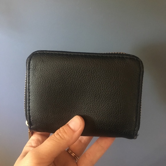 Universal Thread Wallet - Picture 2 of 4